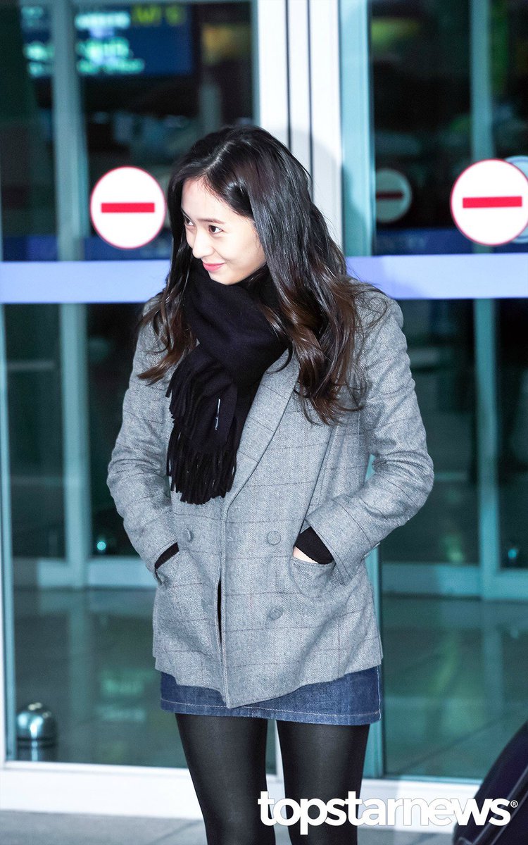 krys_pics's tweet photo. #Krystal to attends BLANC &amp; ECLARE soho flagship store opening on Dec 01 💕😍 https://t.co/lJRrNBXx4G