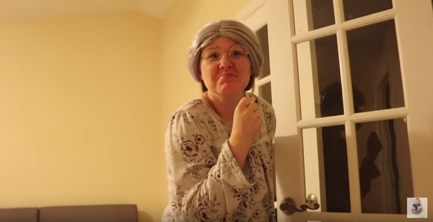 SchatzIzzy's tweet photo. THIS IS TOO FUNNY I CANTTT!!! Remember to check out @KKandbabyJ unseen moments!  https://t.co/g8jgLtoP1n https://t.co/5nT5wpoBeu