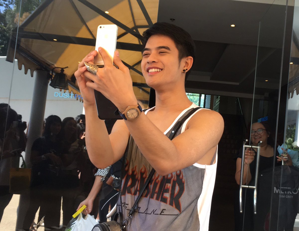 tanaporn_pun's tweet photo. วันนี้หนูน่ารัก สดใสอีกแล้วอ่ะ มาลุคนี้แฟนคลับก้ตายกันน่ะสิครับ🐷 #Benzji #Lifefordparis #Dacsh #Optimushairproduct https://t.co/FJdIdC3MzW
