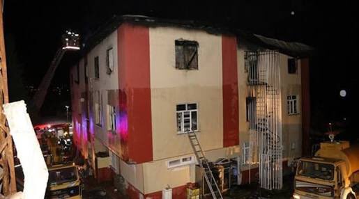 avcimucahit's tweet photo. Soldaki çocukların yandığı yurt, sağdaki ise aynı gün #Aladağ'da açılan 6 milyon 639 bin liralık müftülük binası. Başka söze gerek yok.. https://t.co/mYlB02VhZ2