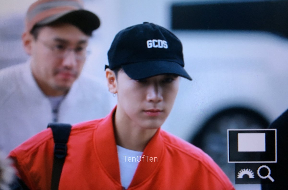 TENOFTEN96's tweet photo. 161130 😊  #탠 #TEN #NCT #NCTU https://t.co/Pbdl7ZYj7P