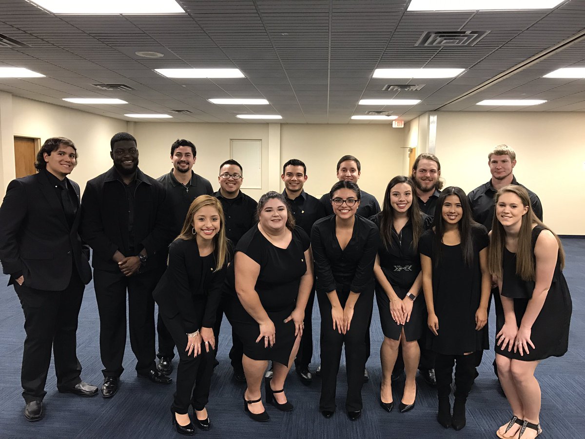 OOOatTAMUK's tweet photo. We initiated 14 Greek men and women with high academic and leadership standards! Congratulations Epsilon Class! https://t.co/PJv5nVoRWG
