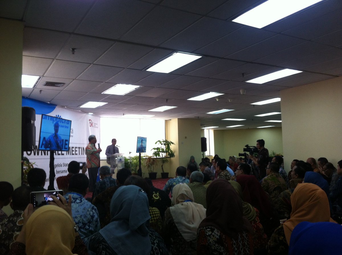 aisyah2406's tweet photo. Bumiputera bersama statuter #Townhallbumiputera @ajb_bumiputera https://t.co/Np7QzAiCks