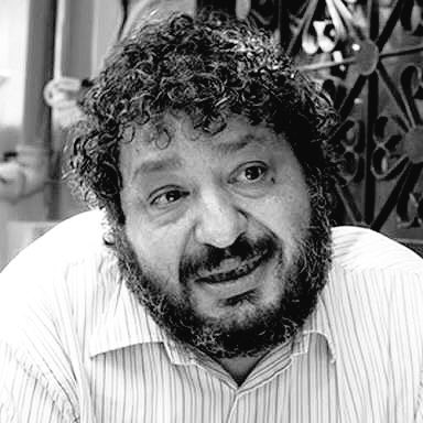 Trafik kazasında kaybettiğimiz usta oyuncu Erdal Tosun 'a Allahtan rahmet, sevenlerine başsağlığı dileriz.