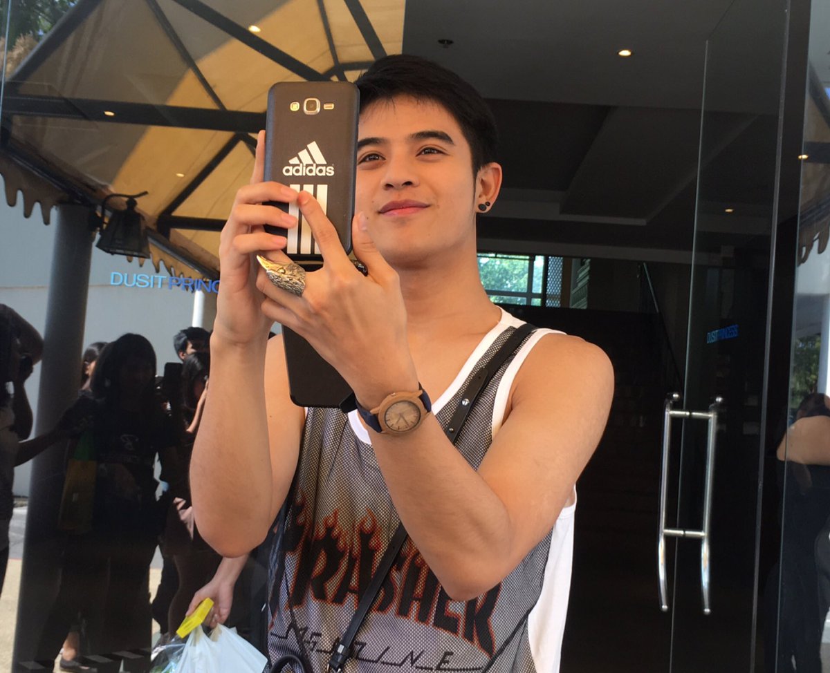 tanaporn_pun's tweet photo. เด็กอาร๊ายยยยจะน่ารักมากมายขนาดนี้🐷 น่ารัก��ึ้นทุกวันเลยนะหนู #Benzji #Lifefordparis #Dacsh #Lifefordparis https://t.co/L6RGVNZ3MU