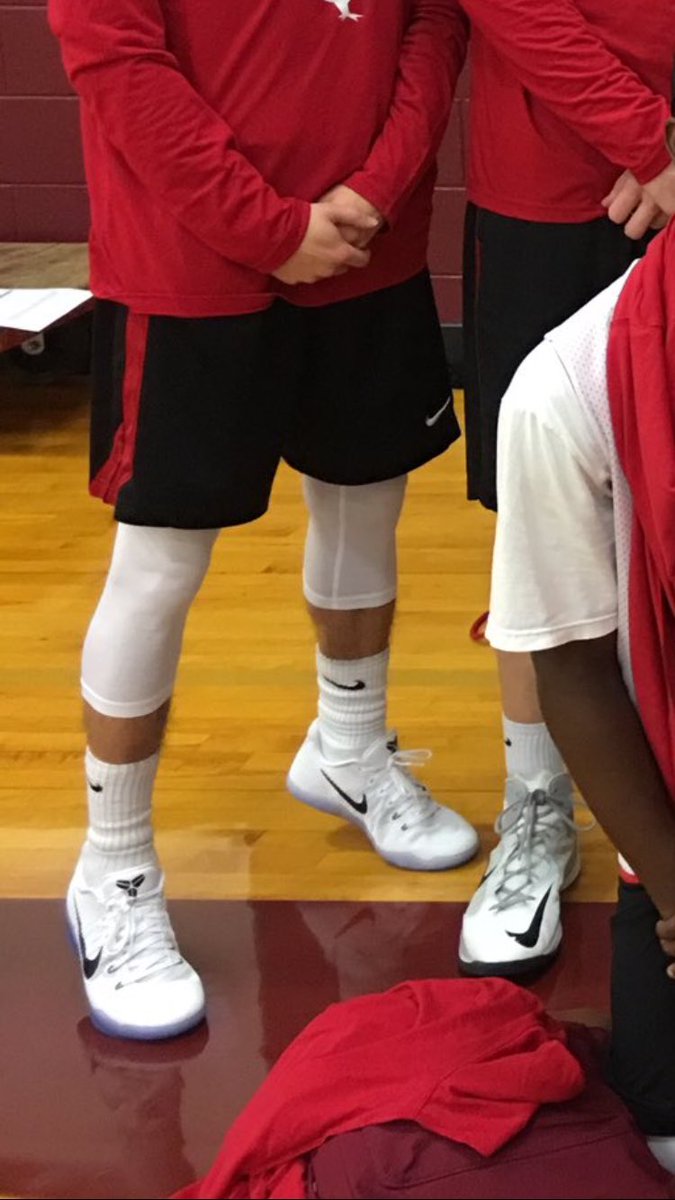 DnoneFTW's tweet photo. Fact: we are 0-4 
Fact: we will most likely lose to you guys 
Fact: this guy should stop trying so hard @ElDiablosBball https://t.co/LWbBEE4net