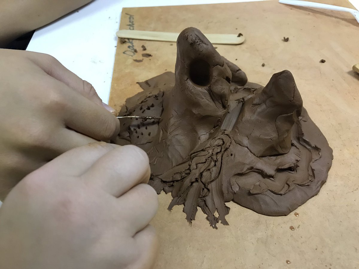 valeriehu6's tweet photo. Eroded landscape model close ups. #science #erosion #arted #ngssmodeling #lasdk8 https://t.co/f9SqUCo0qX
