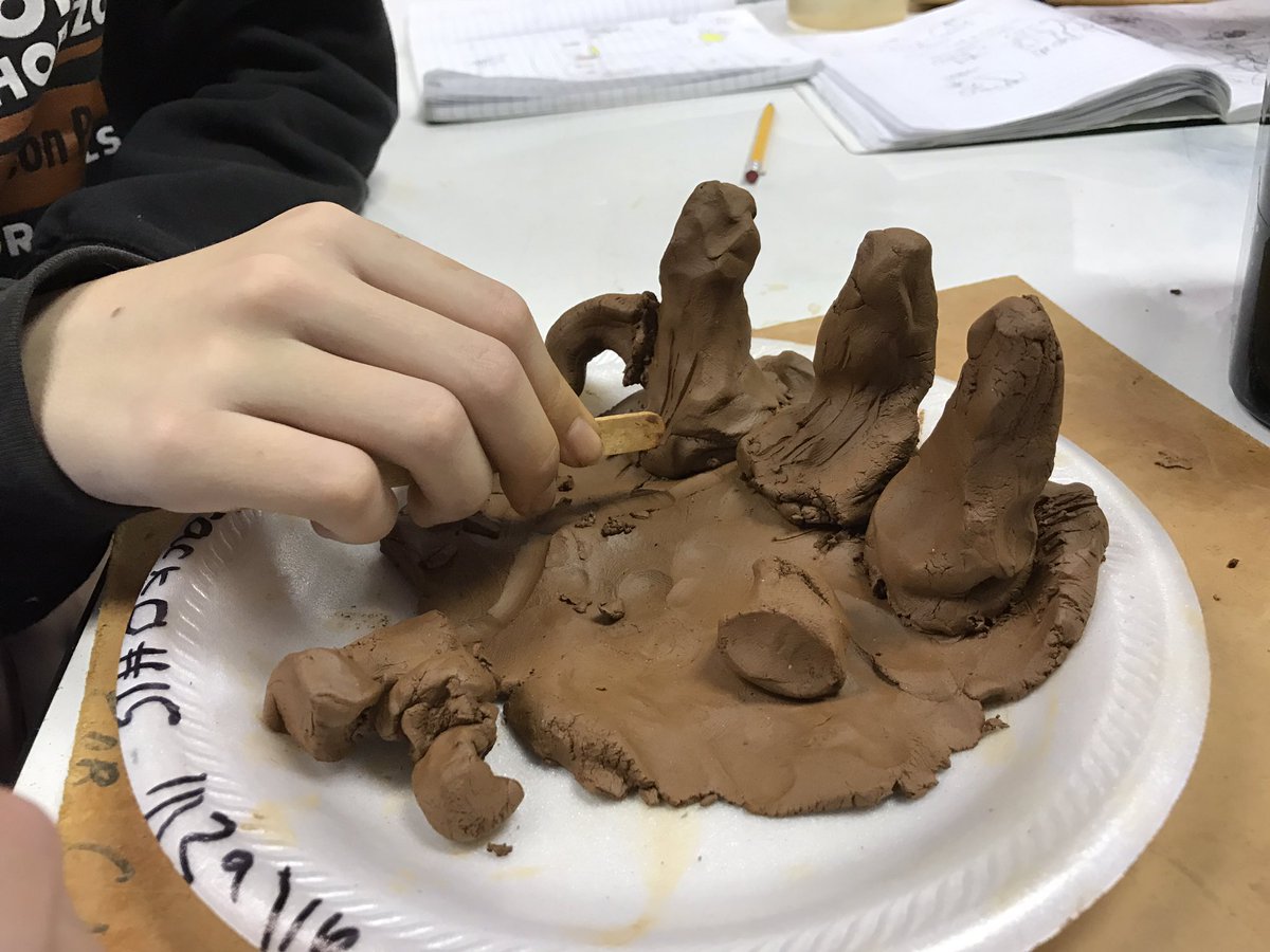 valeriehu6's tweet photo. Eroded landscape model close ups. #science #erosion #arted #ngssmodeling #lasdk8 https://t.co/f9SqUCo0qX