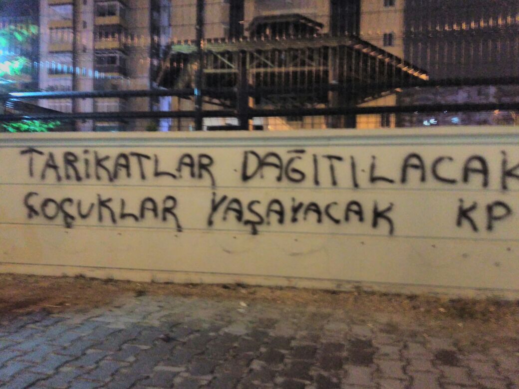 kpninsesi's tweet photo. Adana duvarları... https://t.co/YeCWs3Uut0
