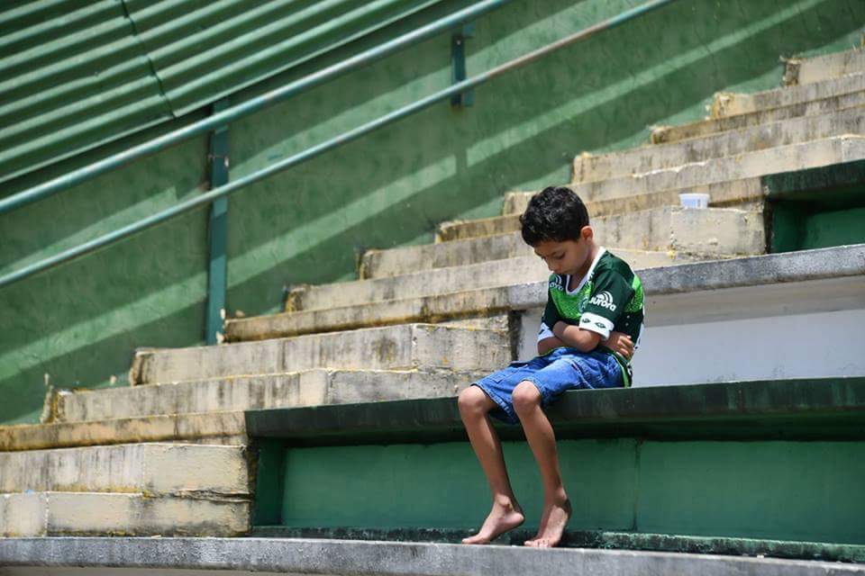 JairoCornavaca's tweet photo. Animo #Fuerzachape @ChapecoenseReal , una imagen habla mas que mil palabras :( https://t.co/Jus6uTUUzD