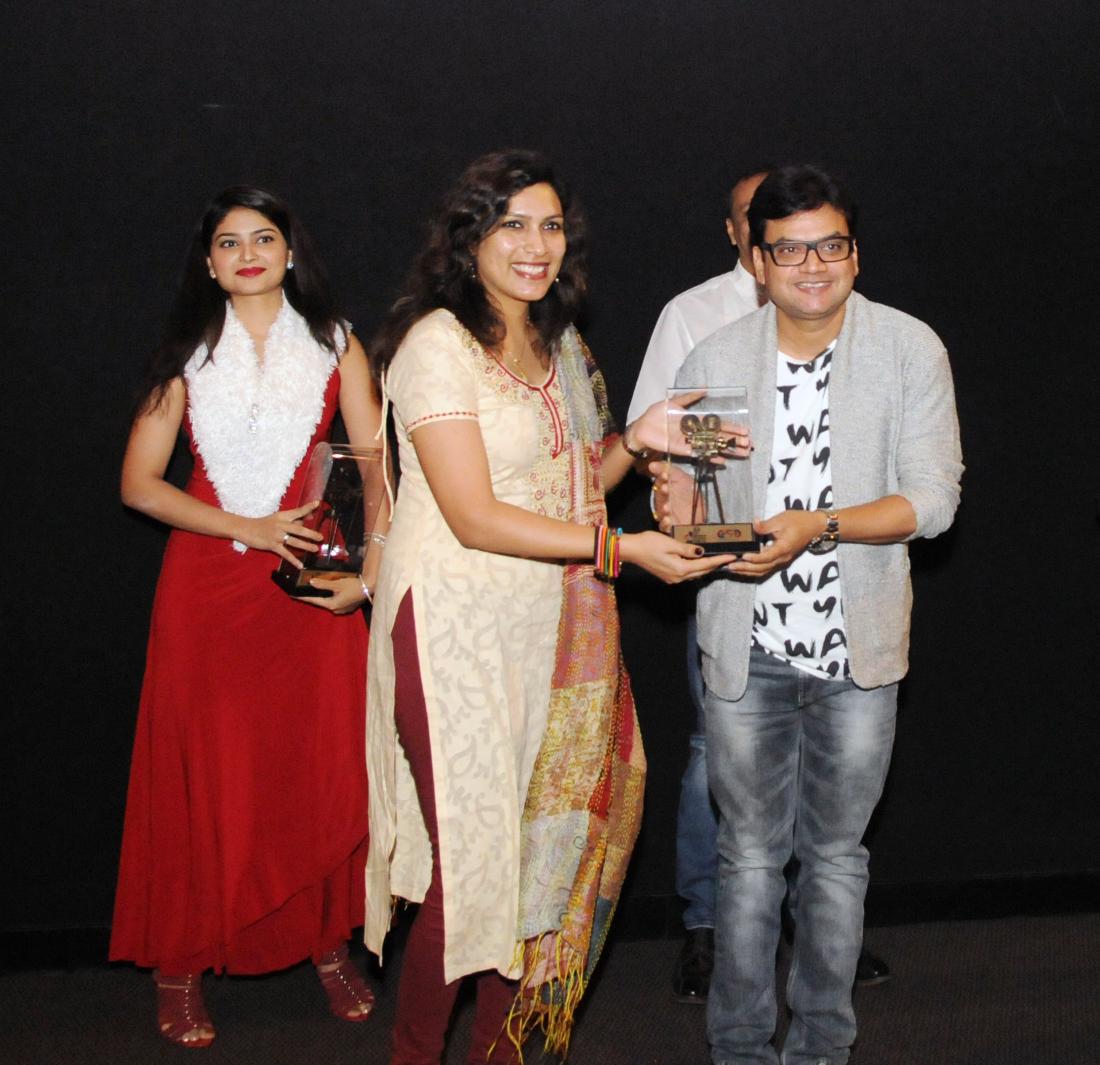 Kimayamotionpic's tweet photo. #ThankYou @DFF_India for honouring the team of #EkkAlbela during the prestigious @IFFIGoa. It was a lovely experience. #IFFI2016 #Goa https://t.co/3tY2P1S5Kc