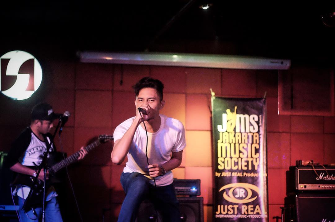 SECRET UNDER PAPER tweet media