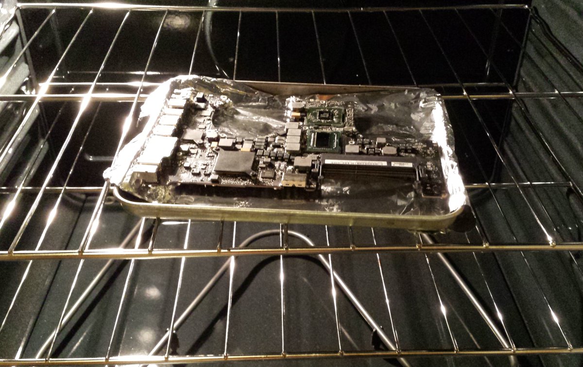 vivekgani's tweet photo. Got a #mbp2011 with gpu issues? Free @mbp2011_ repair deadline is 12/31/2016 https://t.co/vnoIn7dZec. After that I guess ya do what I did... https://t.co/ESCRrokX6H