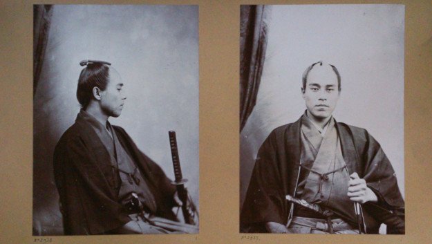 CourrierJapon's tweet photo. 歴史発掘スクープ！　若き福澤諭吉はパリ滞在中に激写され、その写真は「細長い顔の実例」として人類学の古典に載っていた！ - https://t.co/zhuy4oDheG https://t.co/Rmesv6byyS