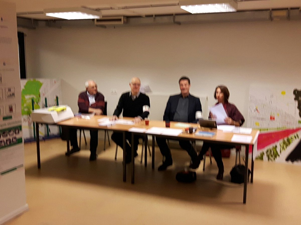 jonmeijer1's tweet photo. Stembureau sb. Volop actief https://t.co/ho1pc8PXUg