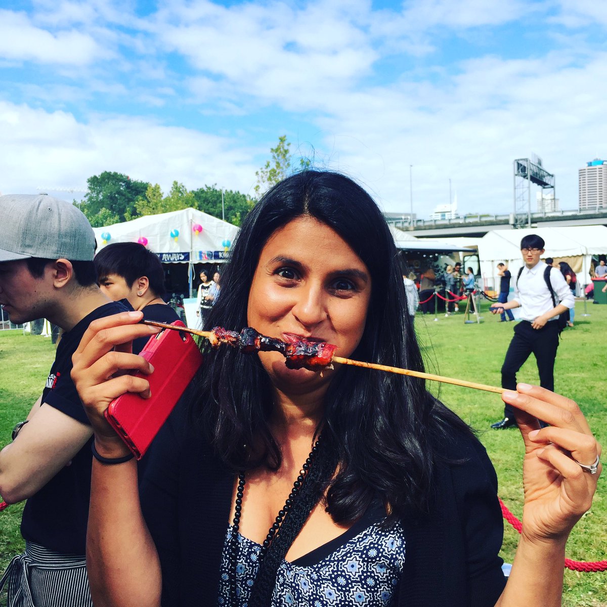 trudinelson's tweet photo. #goodtimes @nightnoodlesnz market, Victoria Park @Auckland_NZ #bestofus #foodies https://t.co/WcZlQs5Vfl