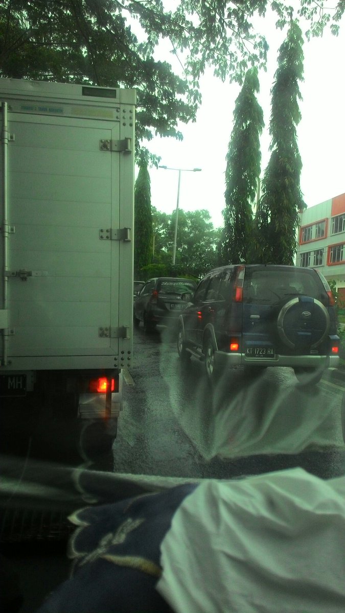 prio_dr's tweet photo. @IklanBalikpapan macet smp rmh dinas walikota min https://t.co/wgkk1bOCyu