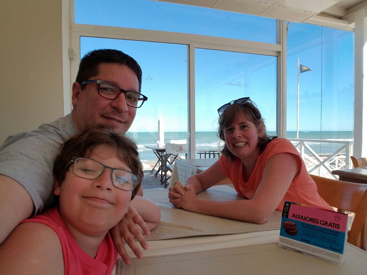 RTaglia's tweet photo. #Pinamar #FelipeQuinto #Vero
Mucho sol, buena playa
Aire de mar, paseos y diversión...
No se puede pedir más... https://t.co/aSYgrvocXD