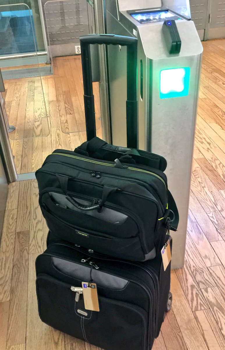 TTmmernes's tweet photo. On the Road Again #Skryt @Targus_Europe &amp; @sjogrengustav1 som #Lurte meg til å kjøpe nytt #Trawelkitt #Superhappy #AteaAttach @lucatoni75 https://t.co/hP9VLZNKKm