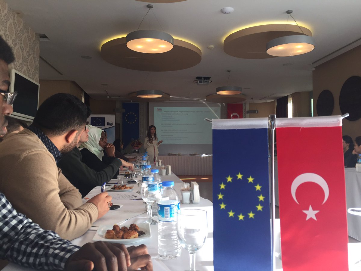 T.Ü Proje Koordinasyon Uygulama &amp; Araştırma Merkezi Uzmanı Burcu Ören Özer #Erasmus projeleri ve Avrupa'daki uygulama örneklerini anlatıyor