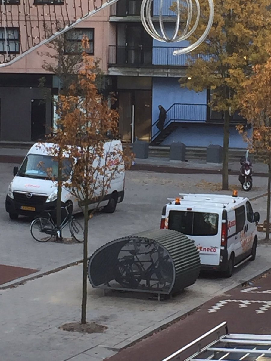 SanderVanLingen's tweet photo. @Eneco nope helaas niet! En Ik had vannacht zo graag de verwarming aangezet. Best koud 😬❄️ Maar zie collega's arriveren #werkenaanwarmte https://t.co/azL8arqJ8y