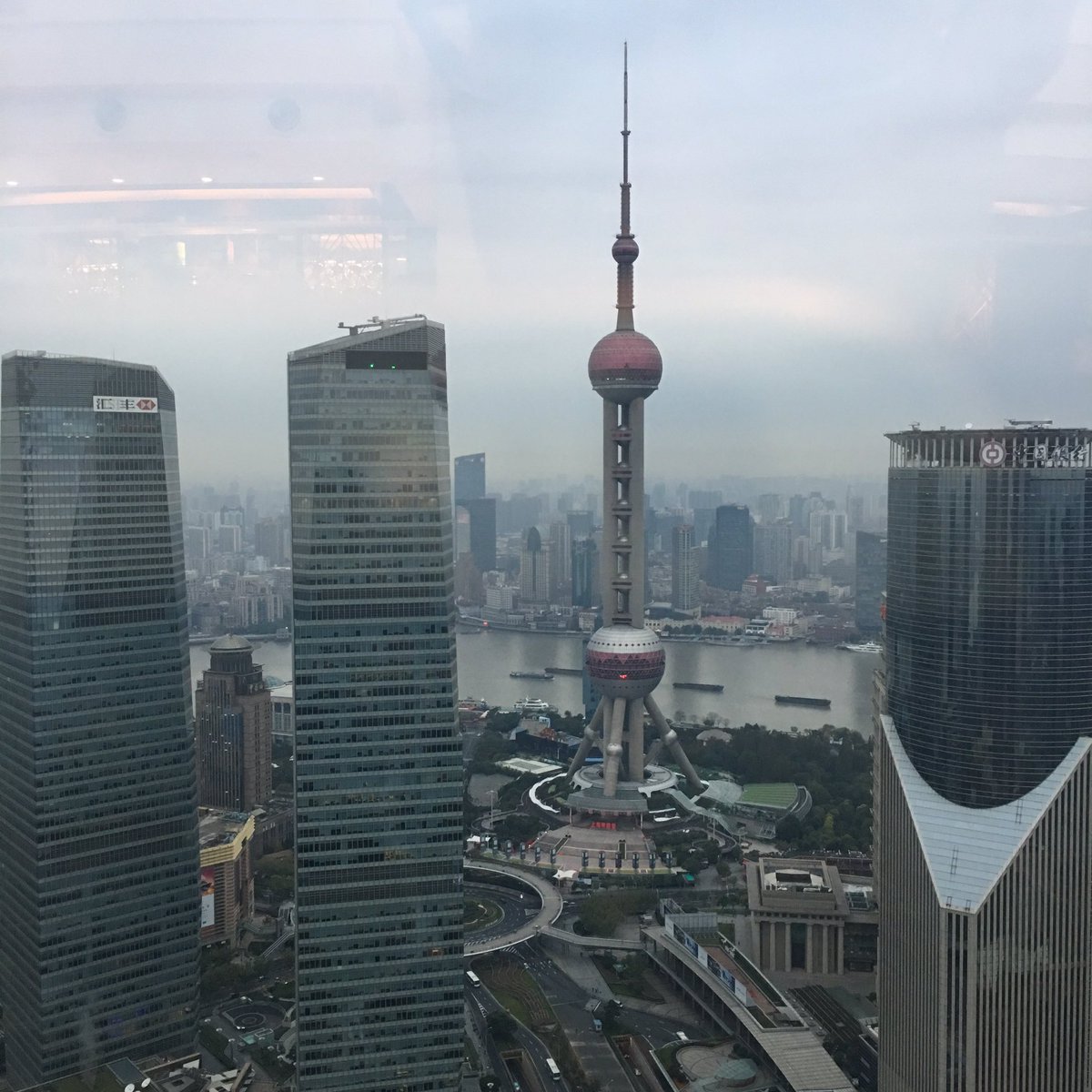 Vanchaam's tweet photo. At Shanghai and Singapore Financial Forum 2016 looking to create values in this part of the world. Thank MAS for invitation#BeaconInterface https://t.co/IqP0kdRIr6