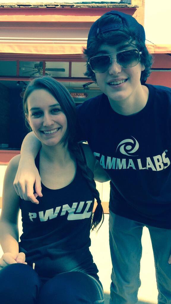 HollyyLive's tweet photo. HAPPY BIRTHDAY TO ONE OF MY FAVORITES @hudsonwisler I LOVE YOU!!! and I miss you tons. Give him a hug for me please @Madiefhull 💕 https://t.co/dTnwlWLOe1