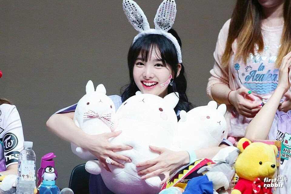 K_TWICE_ONCE's tweet photo. ２回目～✌
TWICE専用垢🍬🍭✨
フォローを増やしたい❗❕
フォローしてる人でもRT協力してくれると嬉しいです❤

ナヨンよりall♻👧
いいね👍✨＆RT↺お迎えまいります🚗💨
#TWICE好きな人RT 
#TWICE好きな人と繋がりたい 
#TWICE https://t.co/apGmK579AW