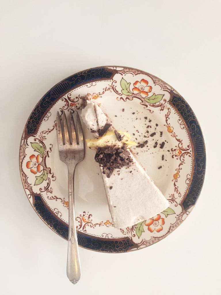 It's @unbakedct cake. That's raw, vegan and sugar free. And did we say delicious? Chocolate and Chai flavour this week.
#rawfood #vegan