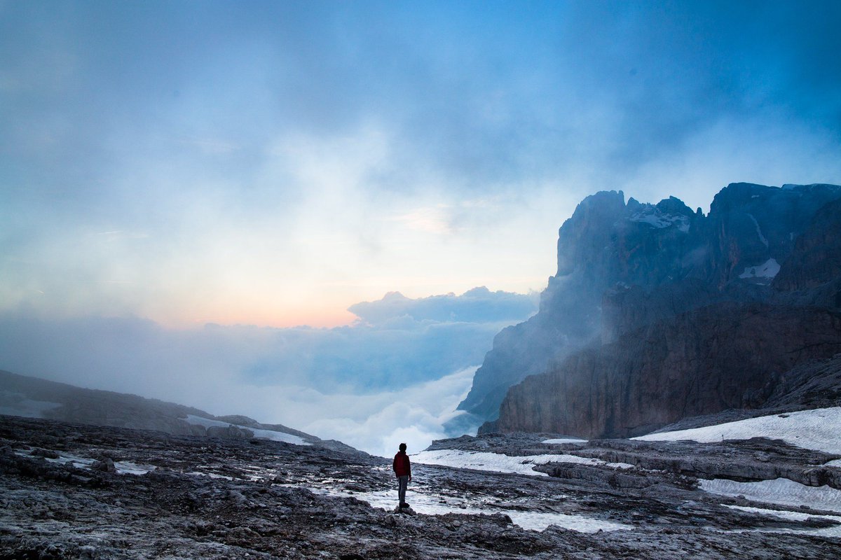 CultureTrip's tweet photo. Nothing's more refreshing than a morning hike in the Italian Alps. https://t.co/13gwwWyhu5