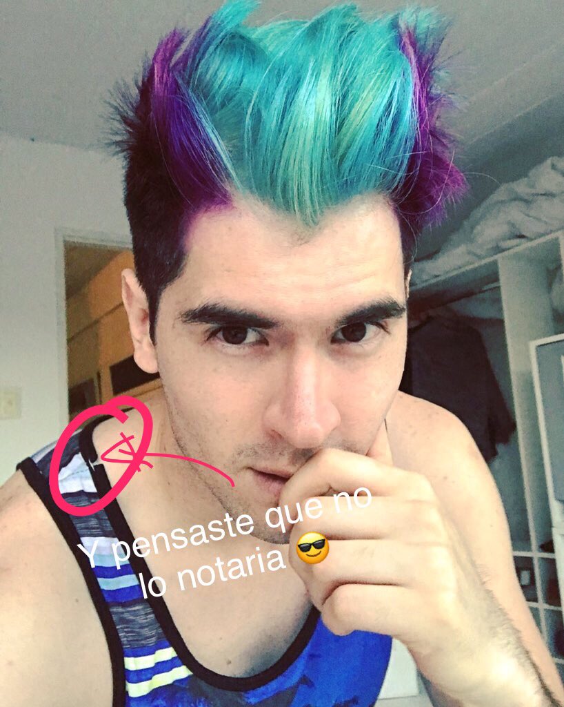 Fernanfloo's tweet photo. @GermanGarmendia TU camiseta esta apunto de romperse 👍 https://t.co/v4Un1pRhlG