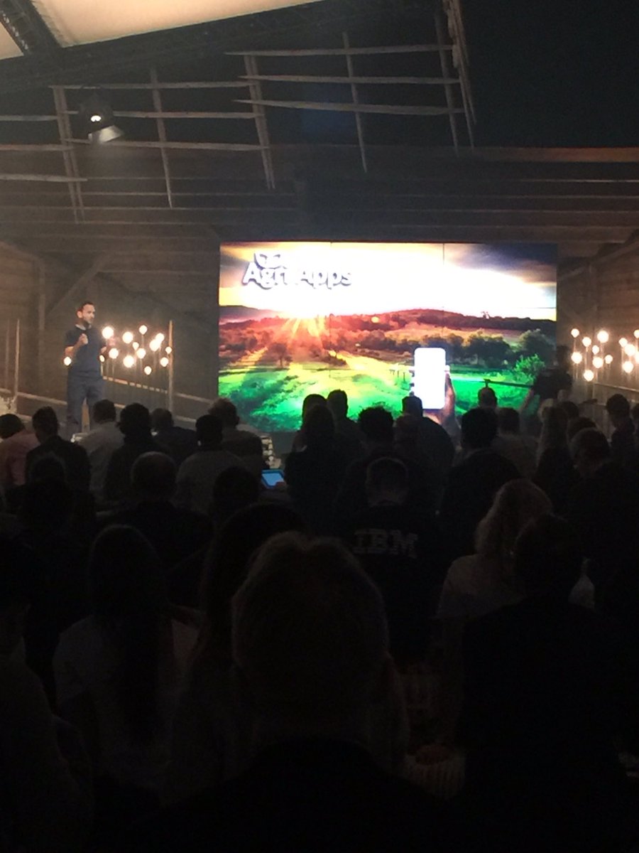 TapaniTapani's tweet photo. #slush16 pitching is on its way. #startup #agriculture @AgriApps https://t.co/gTrAST82Dk