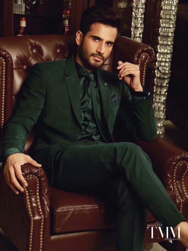 tackerUniverse's tweet photo. [Q &amp; A] : Winter temptation @karantacker is on cover story #November issue 
Link : https://t.co/sZoSv6J2px #event #TackerTimes #TMM https://t.co/2fDIsEaV9d