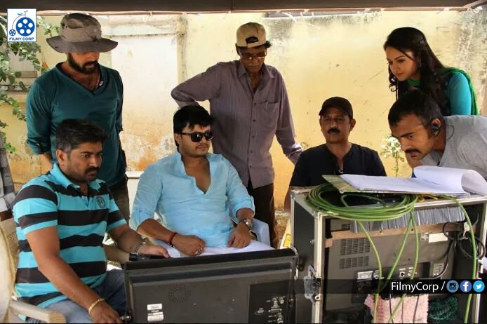 FilmyCorp's tweet photo. Beautiful @shanvisrivastav From the sets of #SundaraangaJaana !
Check Out For More >>>> https://t.co/DNYu2RJTNJ https://t.co/kzEfS24SV1