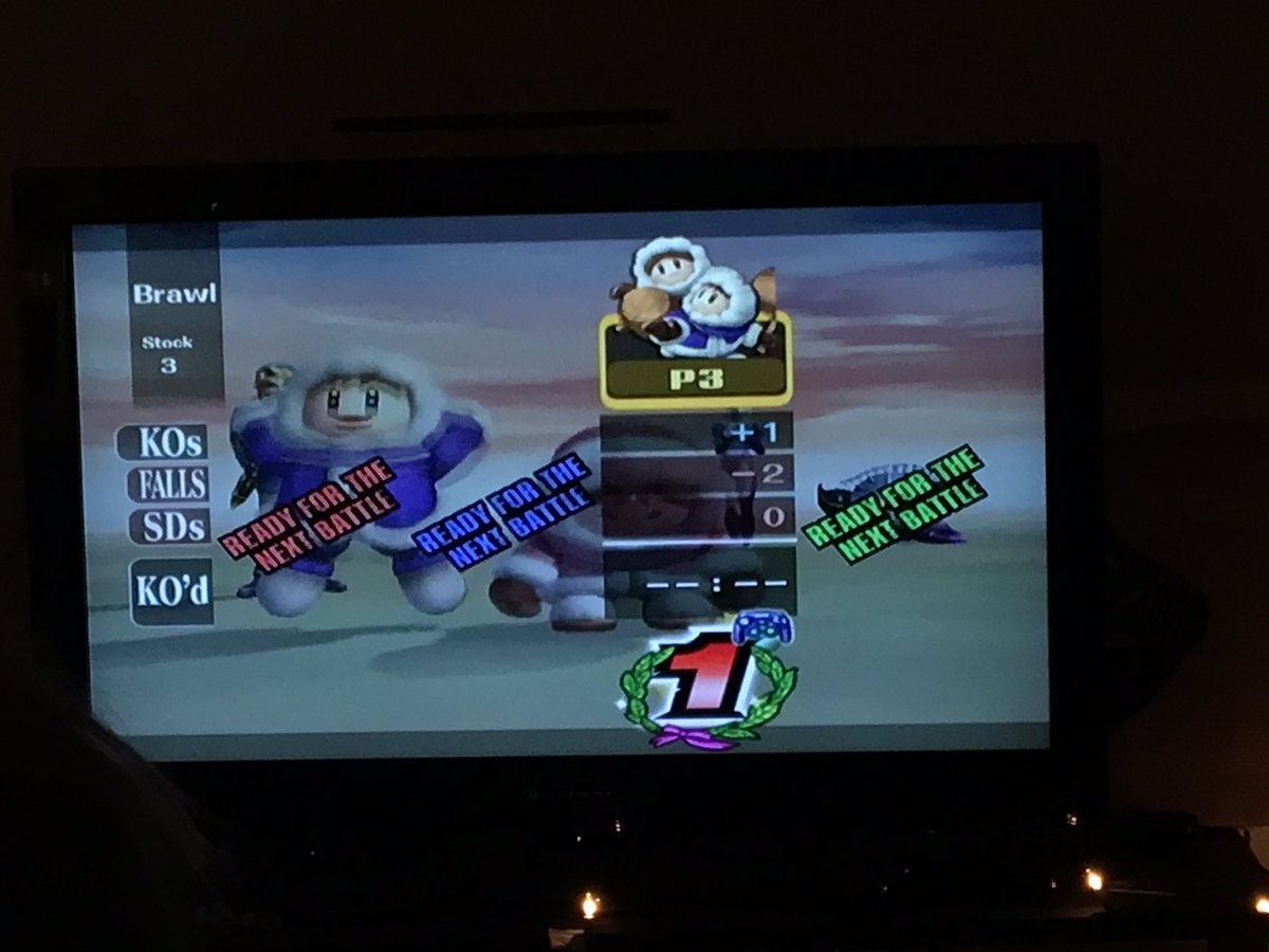 KeepFlyingBand's tweet photo. Peter stinks at smash! #howfastcanyoucountit #GivingTuesday #TMobileONE https://t.co/g8oEV0MVbG