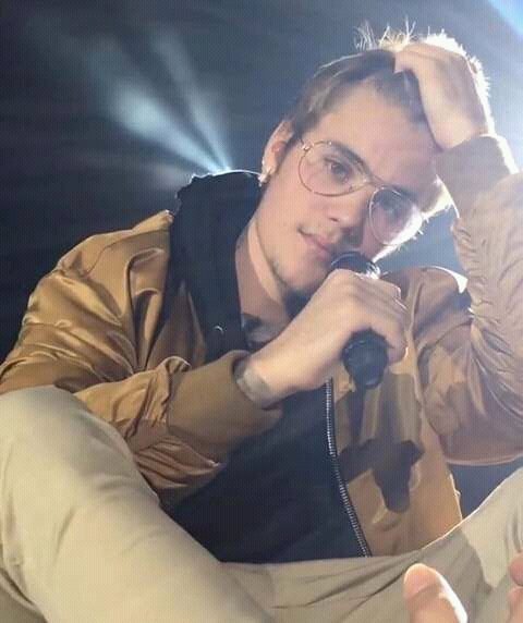 MBerriooss's tweet photo. Follow me @justinbieber 😢😍 https://t.co/FbjPB800MZ