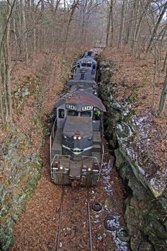 _SE_Railway's tweet photo. Due to iced tracks all trains will be cancelled, but forget that have a look at the #southeastern train stock for 2017..you'll be impressed https://t.co/cE5j9kW0He