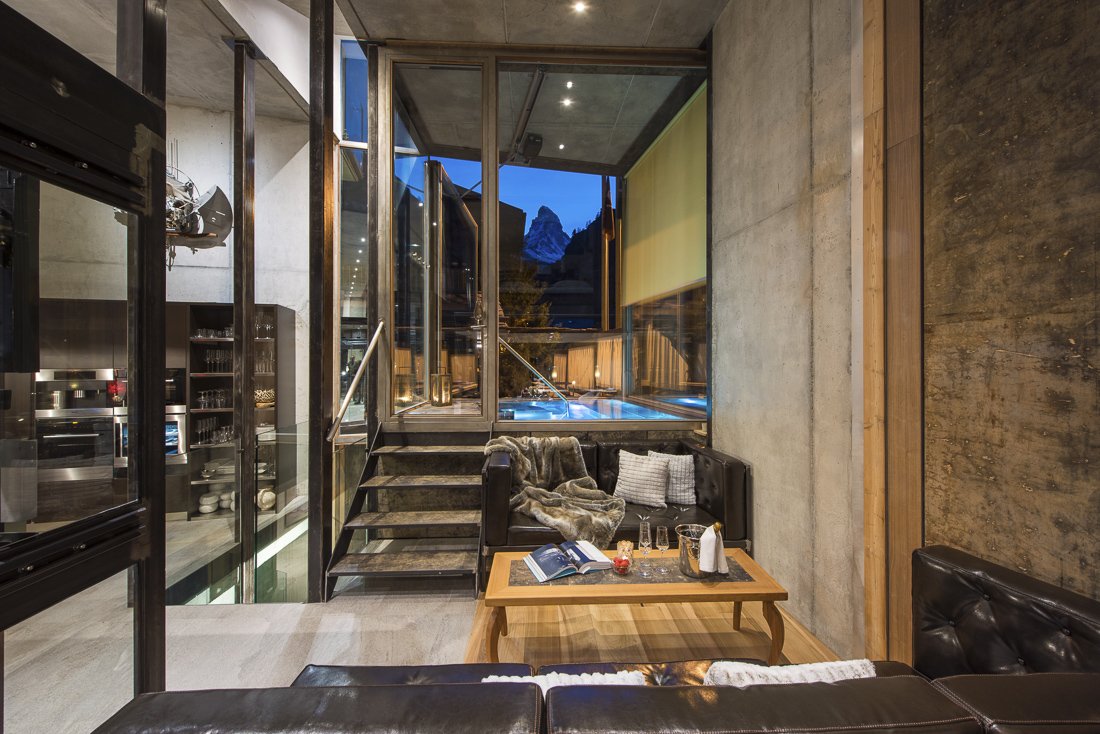 brambleski's tweet photo. This Winter's best European hideaway https://t.co/EgAjIyyaTG @TeleLuxTravel  #backstage #zermatt #luxury #switzerland #ski #chalet https://t.co/OmG6Yjknyd