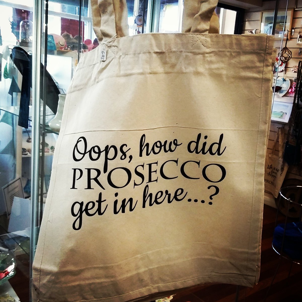 TheGalleryW's tweet photo. #prosecco shopping bag. #shoplocal #whitleybay #nefollowers #northeasthour https://t.co/3eXfxwhT0w