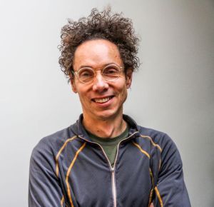 timetoshinepc's tweet photo. 8 insights from Malcolm Gladwell that made him a better speaker https://t.co/4aOUOaZ0Bv #storytelling https://t.co/sNBPAkApOK