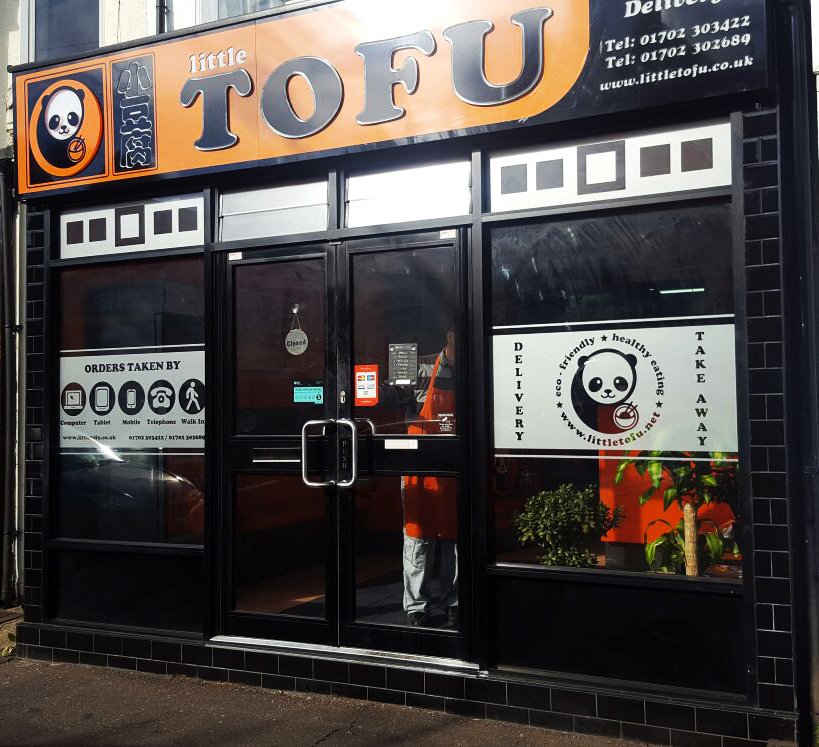 PromosignsLtd's tweet image. Quality shop front signage &amp;amp; frosted vinyl graphics  #ShopFrontSignage #ShopSigns  #WindowGraphics #PromoSigns #SignCompanyLondon