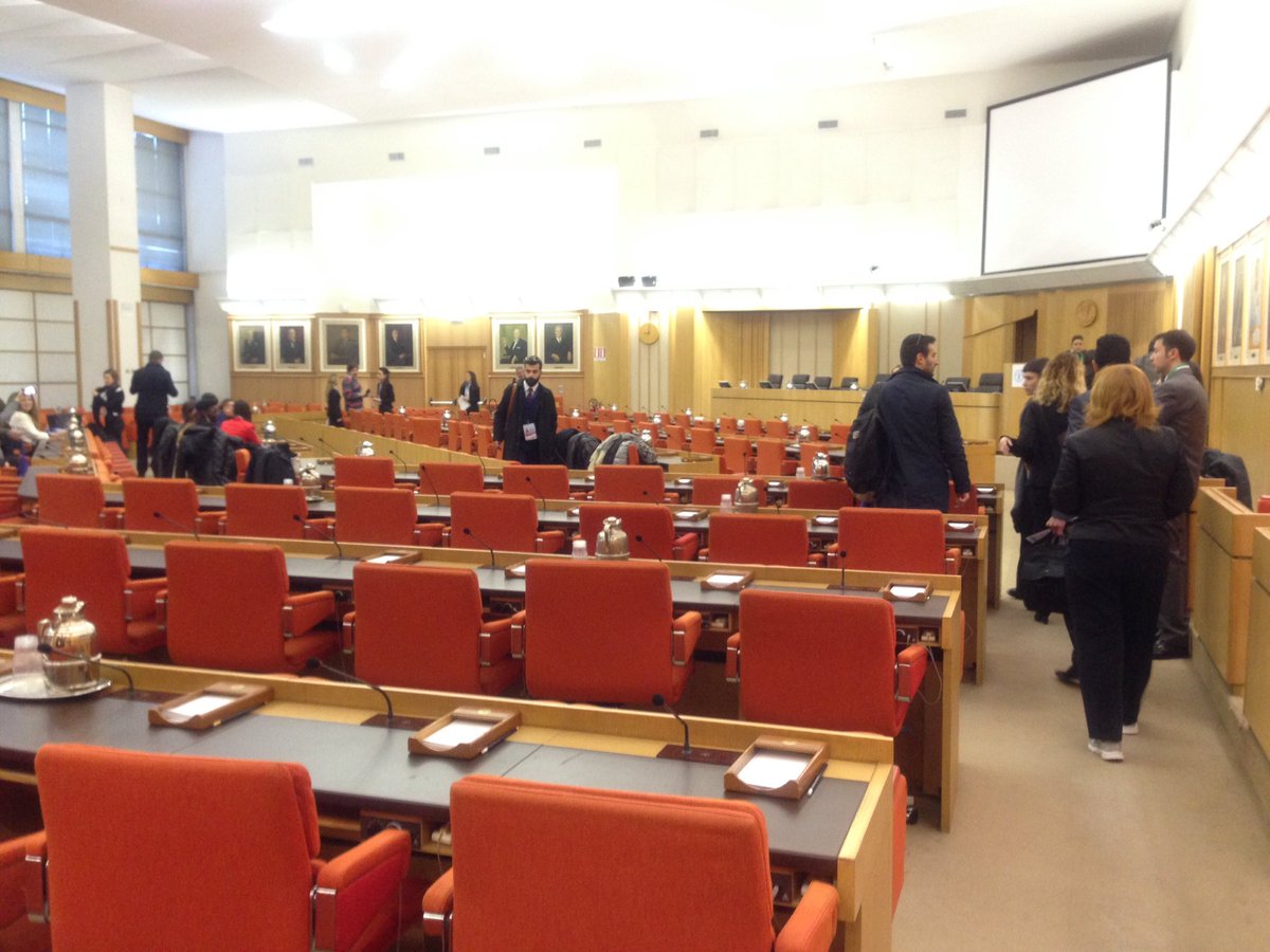 SIOItweet's tweet photo. #ZeroHackathon 30 nov #Fao #romun team at work waiting for you #YOUTH #eureka https://t.co/iluHn0S2aT
