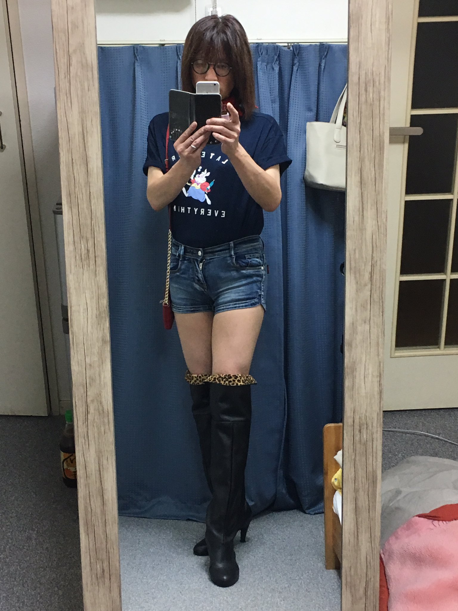 ニーハイブーツ　ホットパンツ 