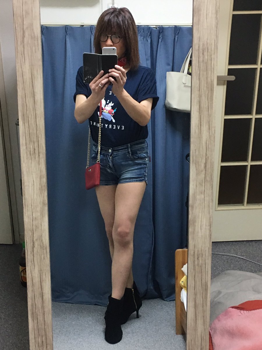 美鈴 洋佳 Sur Twitter 本日の着回しコーデup W 二本立てですが Alice In Wonderlandのｔシャツ デニム ショートパンツ ベージュst ニーハイブーツ 折り返しブーティ 黒stにしようかと思いましたが 色合い的にどうかと 改めて見ると 足太いっすね W