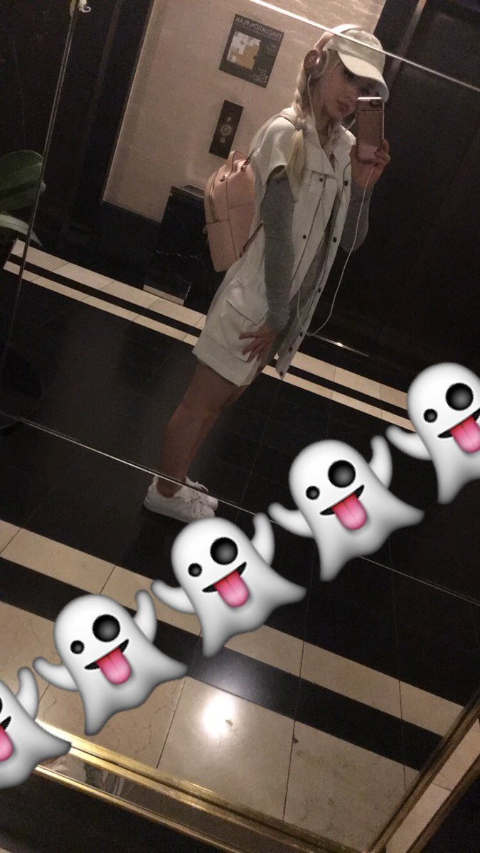 DoveCameron's tweet photo. snap me 💘 sc: dovecameron https://t.co/5dbhoos4Lm