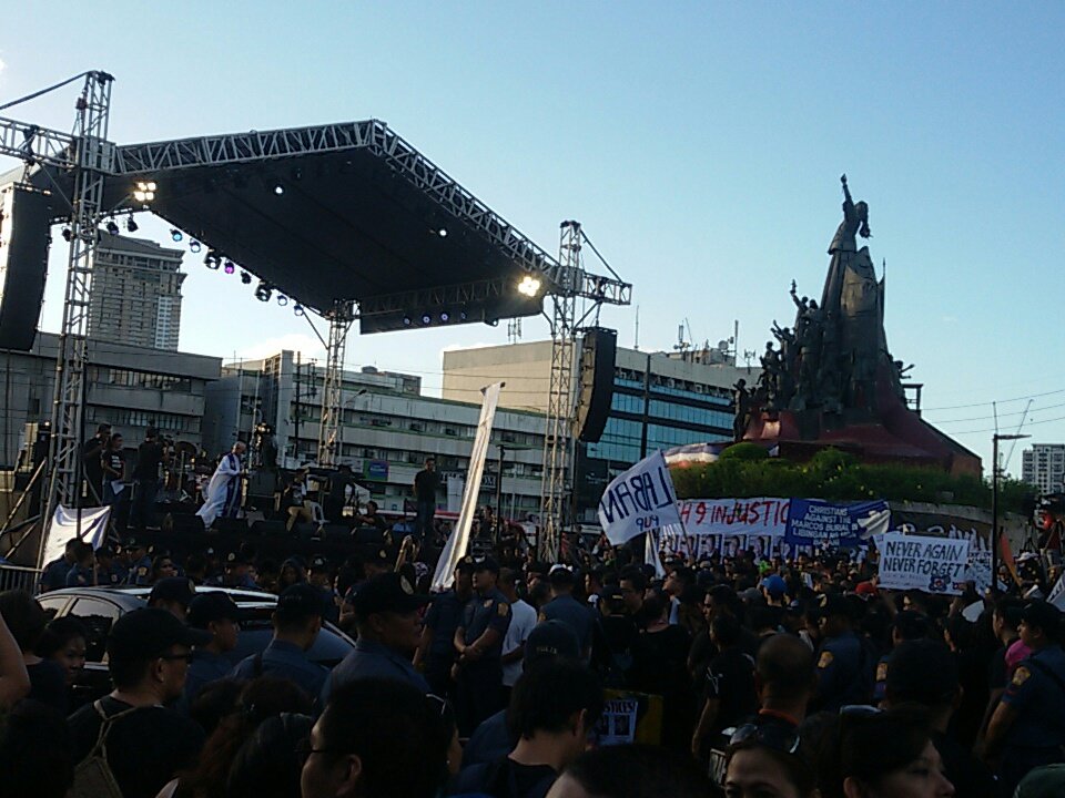 varsitarianust's tweet photo. The program will start with a prayer. #MarcosNotAHero https://t.co/jWtiSU9epS