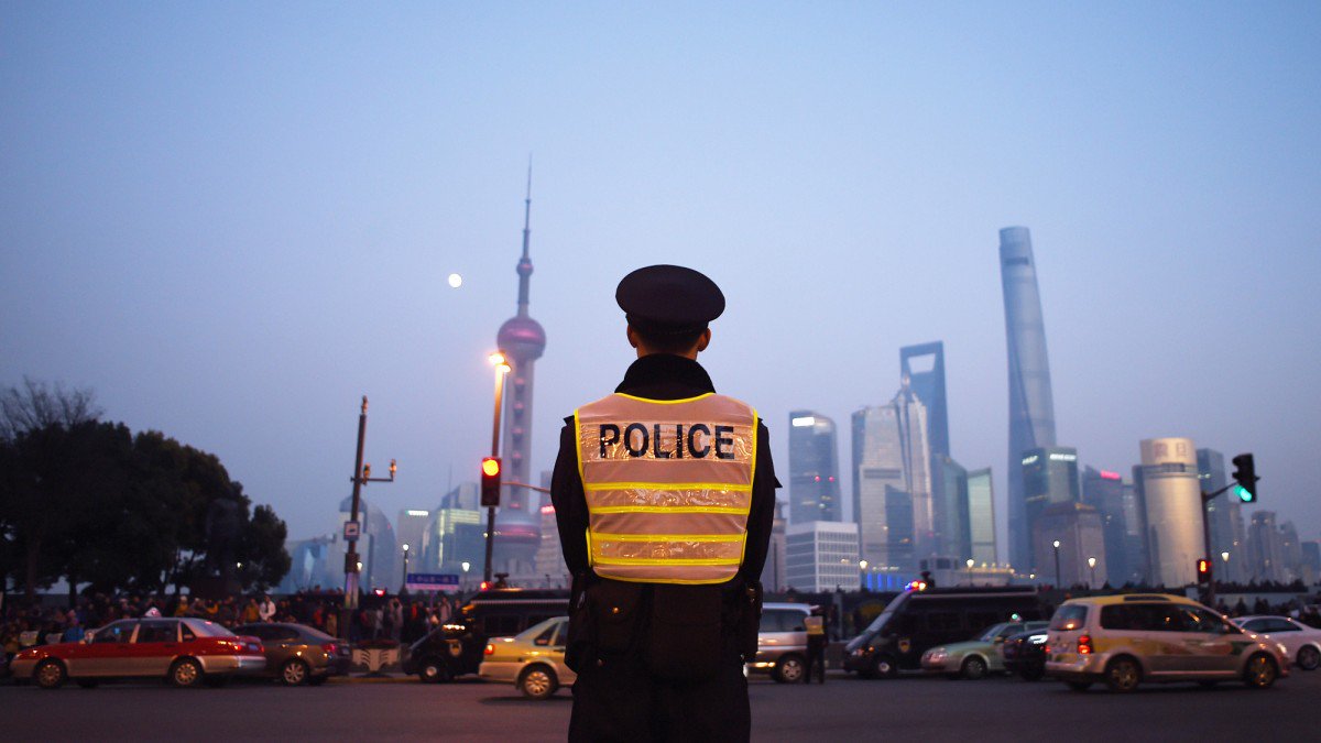 EvanKirstel's tweet photo. #BigData, Big Brother: China would restrict services on the basis of recorded behavior https://t.co/N0EkPjswV2 https://t.co/mVpbe7UReZ