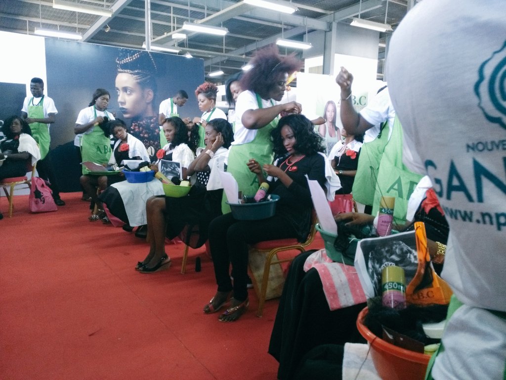 SICOBE1's tweet photo. #DirectFil
Les épreuves de la demi-finale du concours de coiffure du #SICOBE.
@TGFIL13 #Cetef #Foire2Lome #228Events #ReiyelCom https://t.co/uhG5L2LMKY