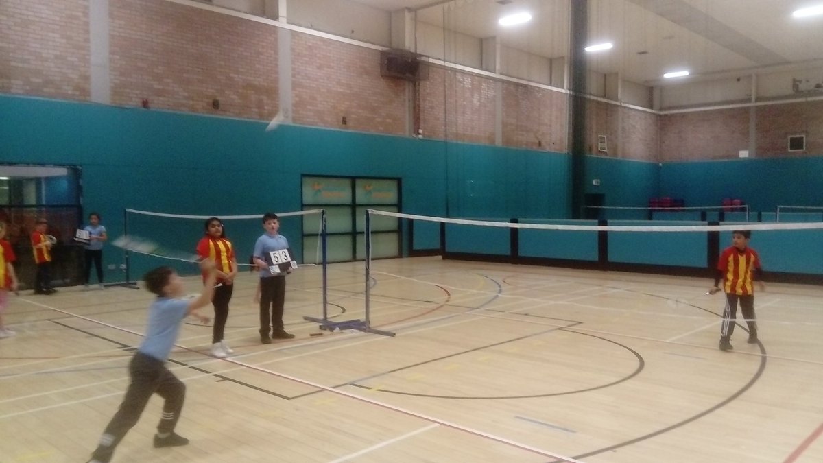 ASGBellahouston's tweet photo. Lourdes cluster Badminton heat.  Singles,  doubles &amp; mixed doubles. 🏸🏸👍👍😁 @Lourdesprimary @StGeorgesG52 @OLRprimary @PEPASSGlasgow @GSBA10 https://t.co/BXfGDrqTB3