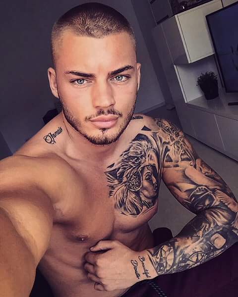 robertorubi7's tweet photo. #photooftheday #iphonesia #friends #fashion #portrait #followme #instamood #pretty #me #guy #hot #cute #cool #girl #swag #baby #life #love https://t.co/wpO6REhObW